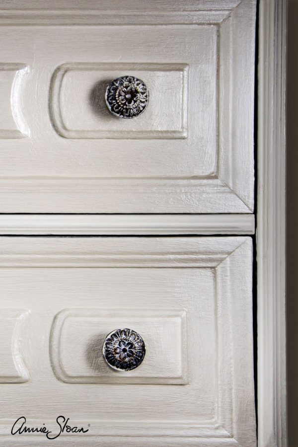 drawers-painted-with-chalk-paint-in-old-white-with-and-finished-with-pearlescent-glaze-896-logo-600x900-2.jpg